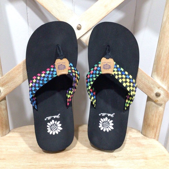 Sold! Yellow Box Womens Soleil Multicolor Stretch Flip Flop Sandals Size 8 - Picture 2 of 8